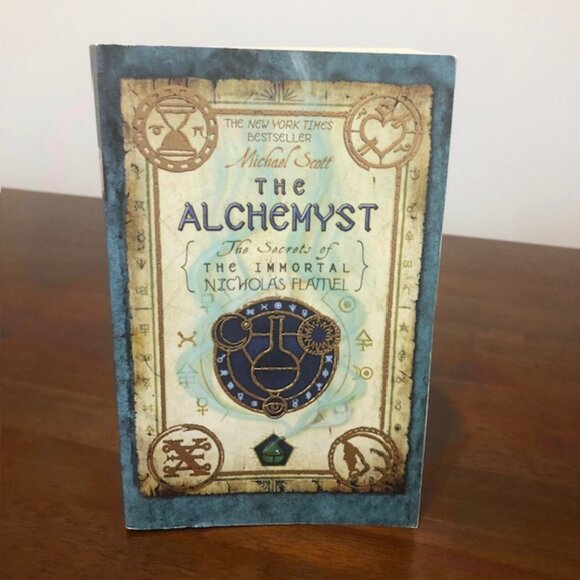 The Alchemyst: The Secrets Of The Immortal Nicholas Flamel - Picture 1 of 8